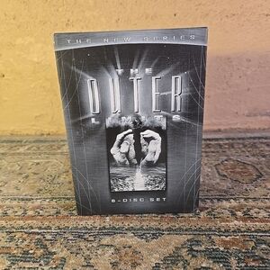 The Outer Limits: the New Series 6-Disc Set (DVD)